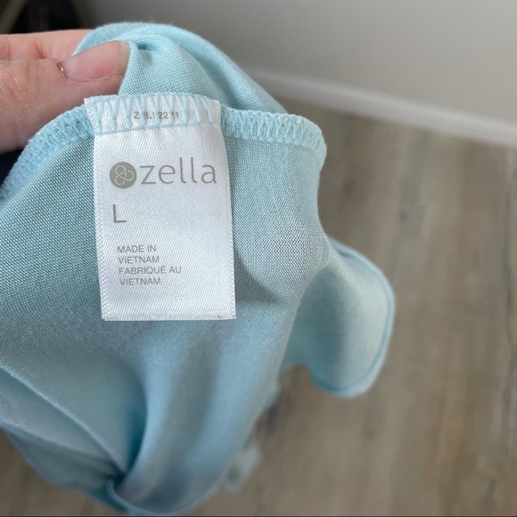 Zella Blue Short Sleeve Twist Front Top Sz Large - Picture 11 of 13